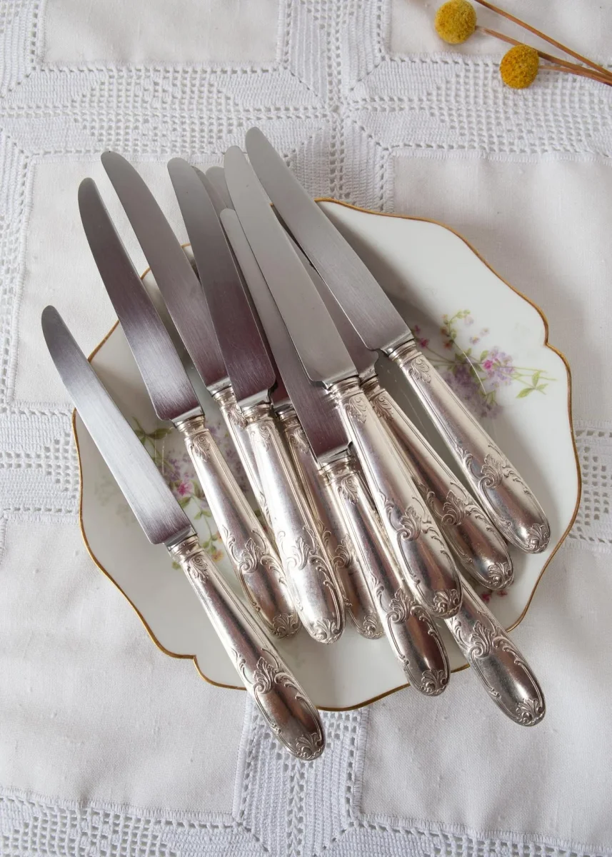 Juego 10 cuchillos MESA franceses estilo Louis XV baño plata c. 1940s