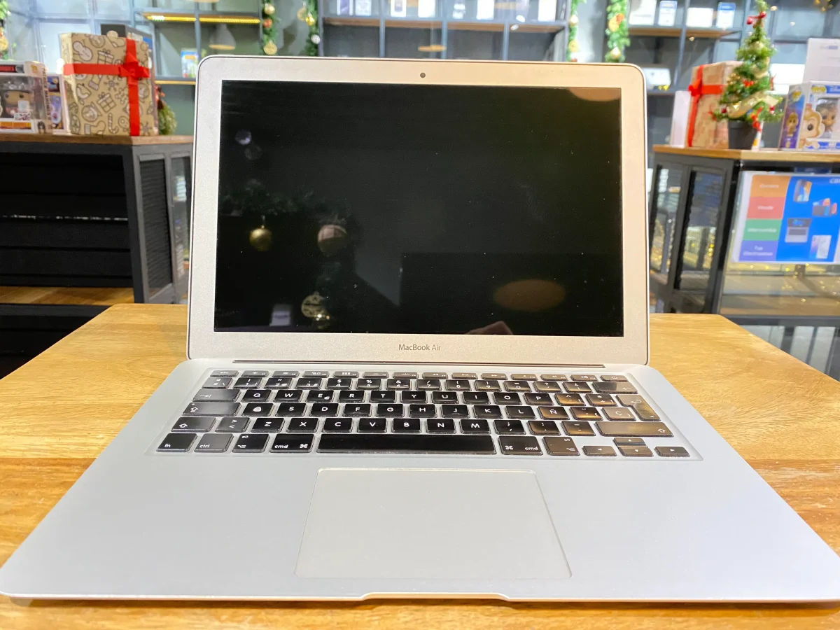 MacBook Air 2013 13" Corei5 128GB SSD/4GB RAM (Producto Unico) - Imagen 2